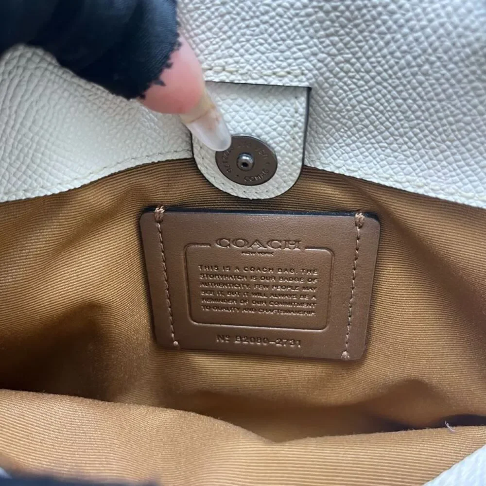 Coach Women Pre-Loved Bag Very Good Condition